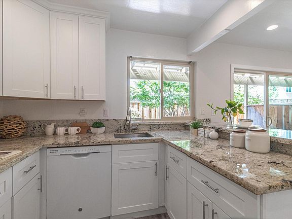 4th image of 436 Sierra Vista Ave APT 2