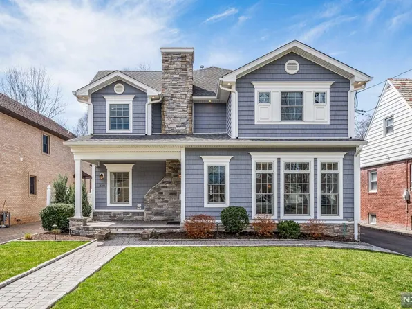 228 Lawrence Ave, Hasbrouck Heights, NJ 07604