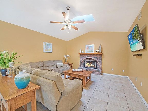 4th image of 8849 Banyan Cove Cir