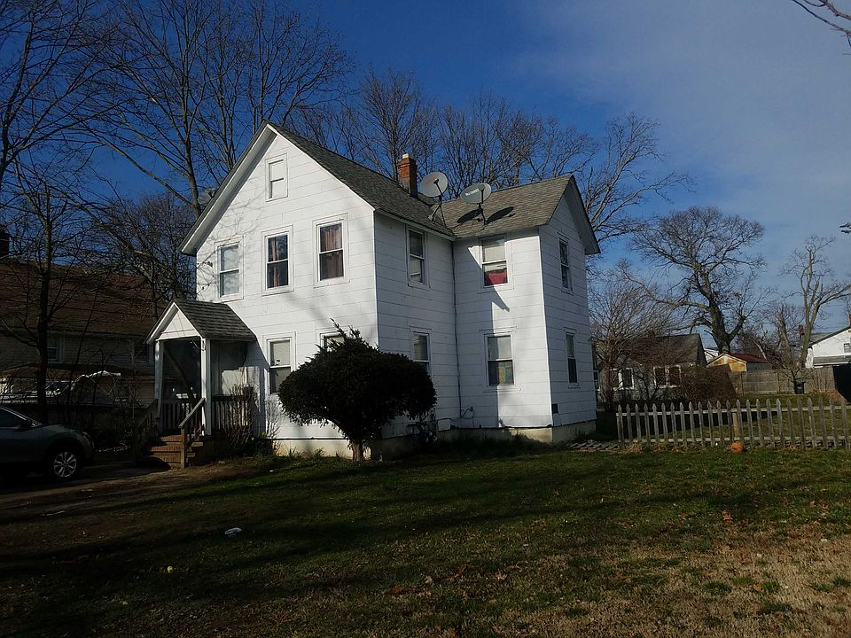 2nd image of 39 Rhodes Ave