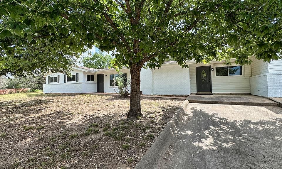 1st image of 241 W Doris Dr