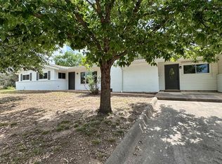 241 W Doris Dr, Kerrville, TX 78028