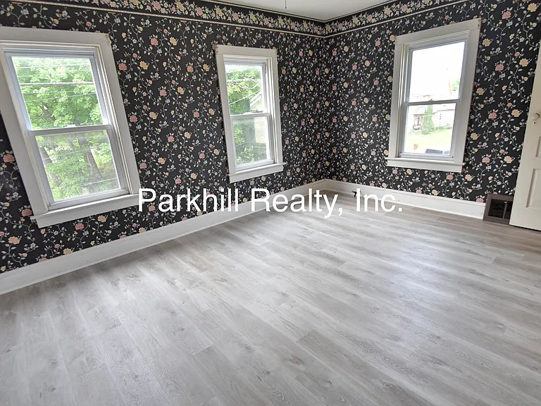 824 William St — Photo 8