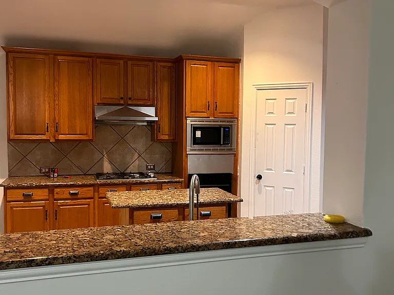 2408 Hillary Trl — Photo 1