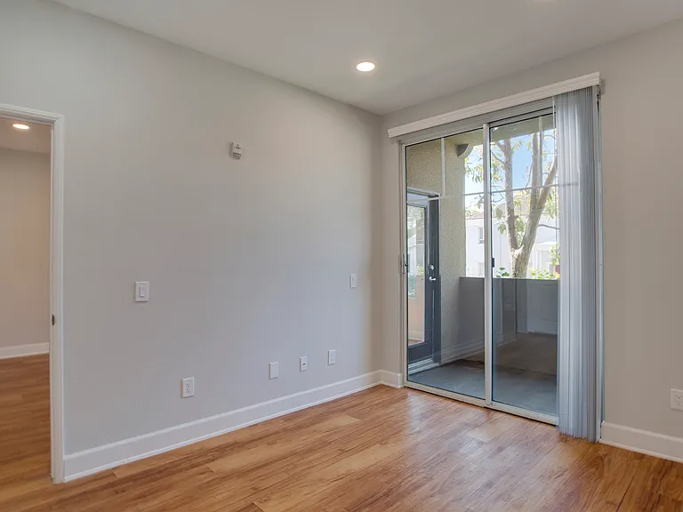 5550 W 6th St #2-405 — Photo 4