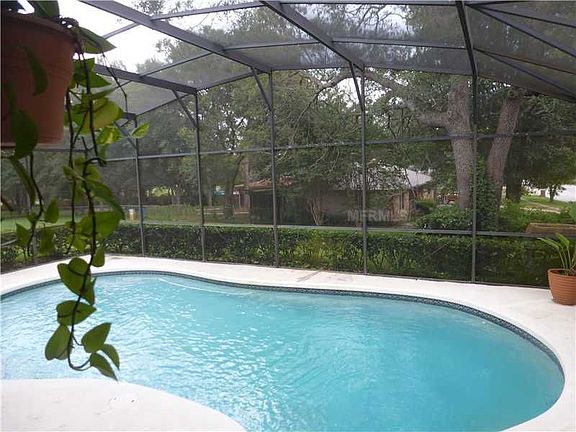 5th image of 4705 Rolling Oak Dr