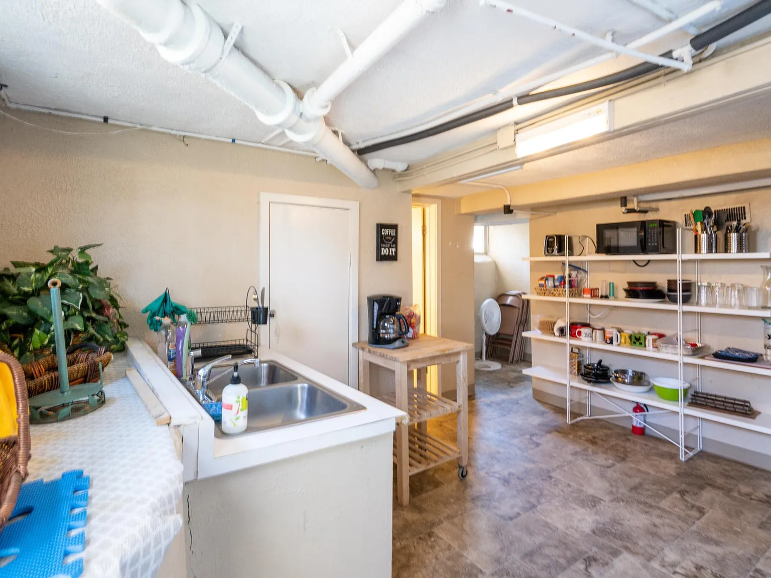 1 bed, 948 sqft, $995 — Photo 4