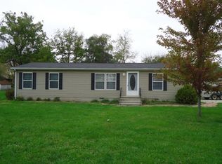301 Commercial St, Strasburg, IL