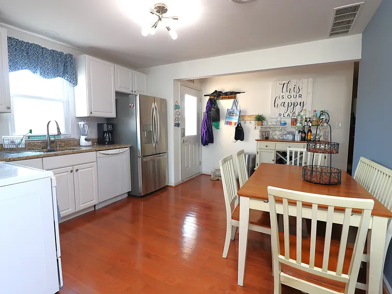 20 N Clermont Ave #B — Photo 10