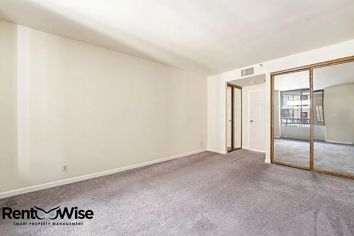 555 Laurel Ave #303 — Photo 32
