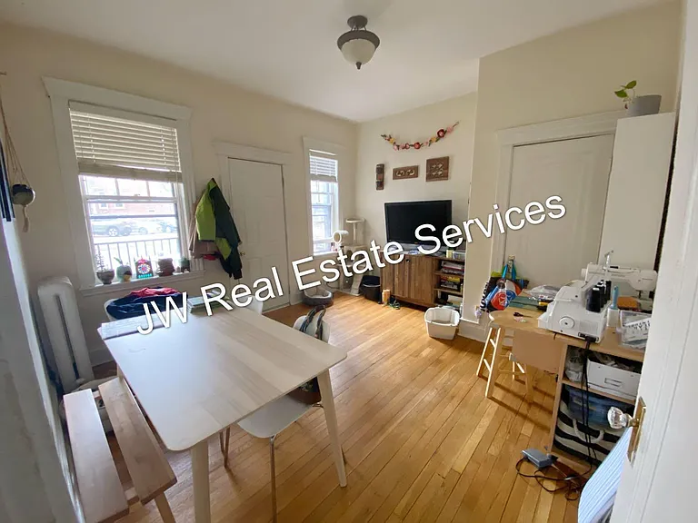 70 Strathmore Rd #B — Photo 5
