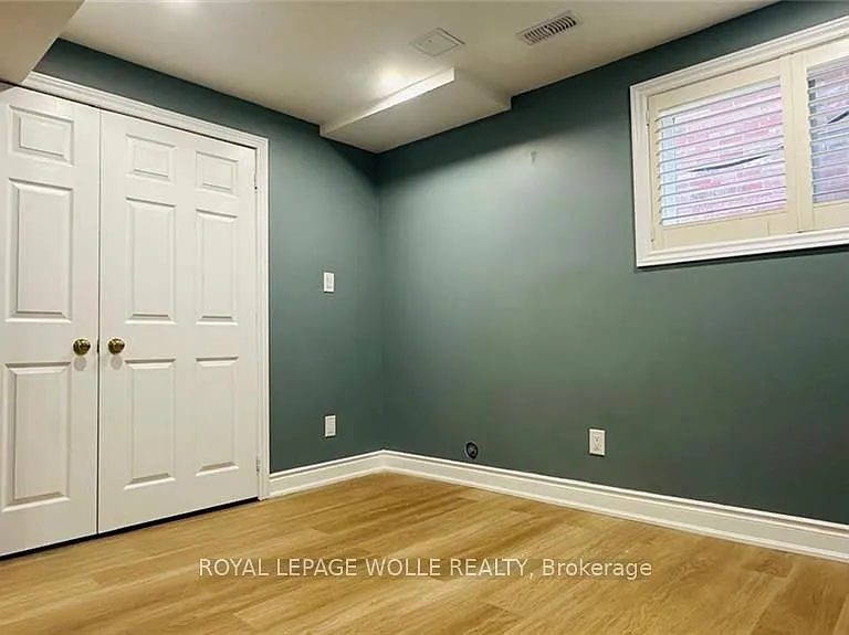 255 Pineland Pl #LOWER — Photo 8