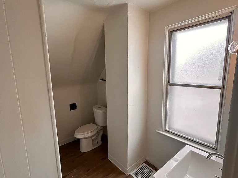 268 Seneca St — Photo 6