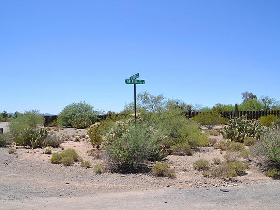 4th image of 3162 S Delfina Dr