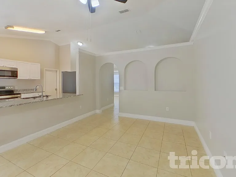 312 Colony Ct — Photo 4