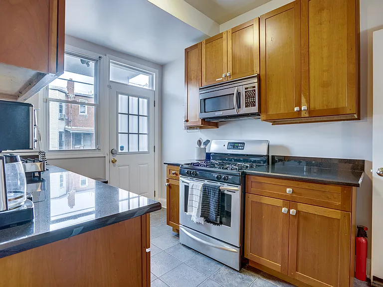 Keefer Pl NW — Photo 7