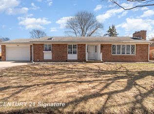 315 Virginia Dr, Essexville, MI