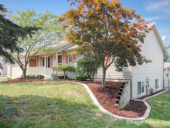 4th image of 1441 Gunnink Dr SE