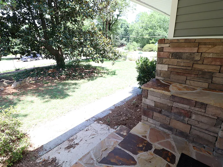 1009 Dogwood Ln — Photo 36