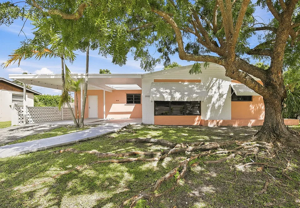 19101 SW 89th Ct