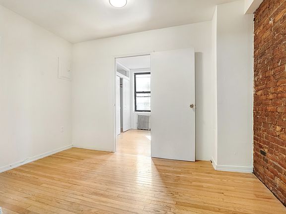 3rd image of 154 E 7th St APT 3