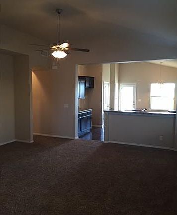 3rd image of 5922 Ashwood St