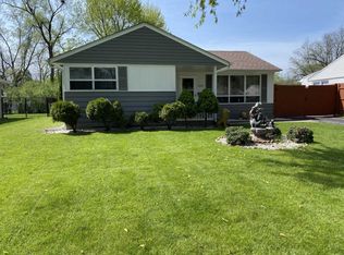 2207 Hawk Ln, Rolling Meadows, IL 60008