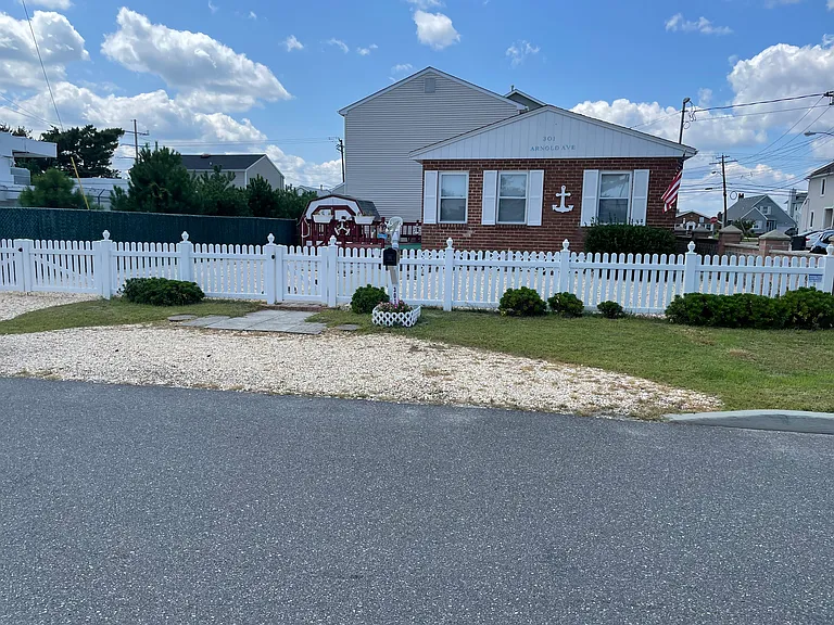 301 Arnold Ave — Photo 12