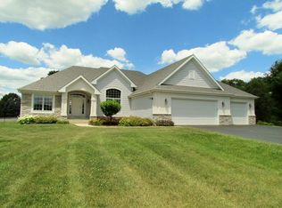 220 Bridgewood Ln, Rockton, IL 61072