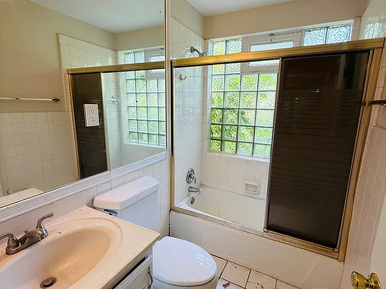 544 Thurston Ave — Photo 19