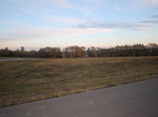 701 Diamond Willow Cir, Bismarck, ND 58501