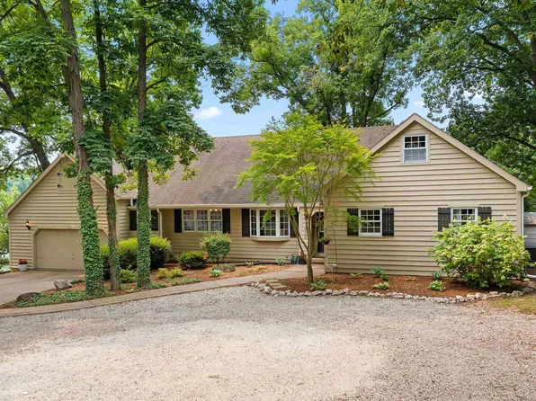 1430 NW Windermere Dr, Tremont, IL 61568