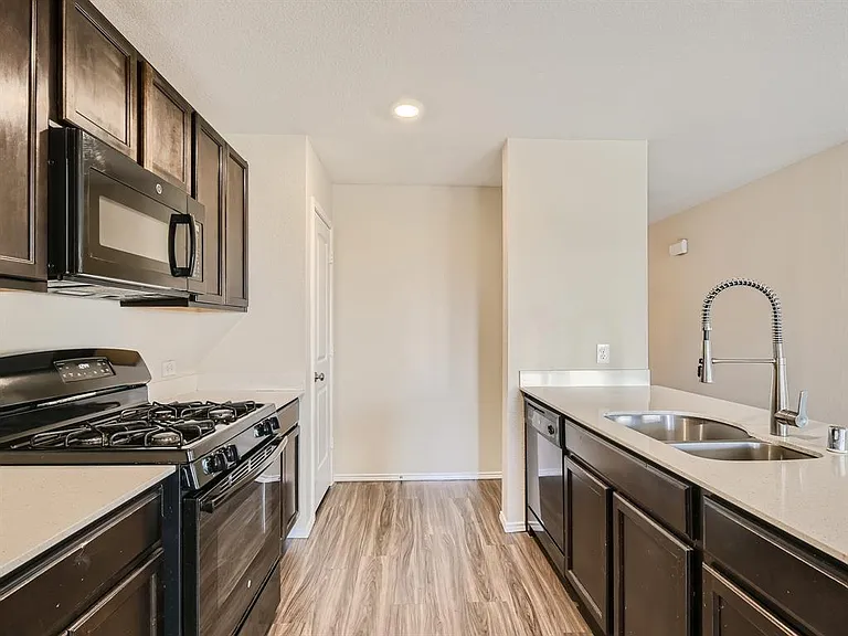 317 Blue Crow Ln — Photo 11