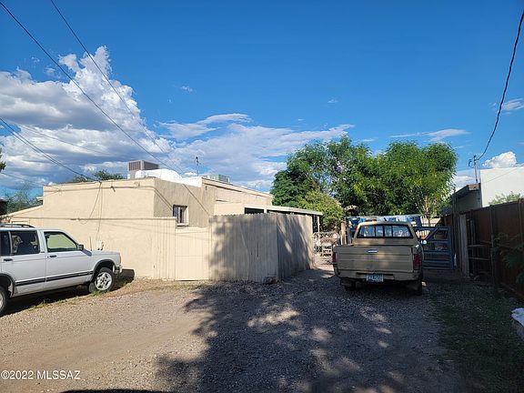 3rd image of 218 S Grande Ave