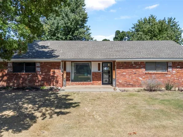 8213 NW 25th St, Bethany, OK 73008