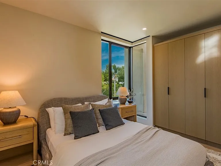 9018 Dorrington Ave — Photo 51