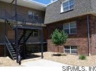 215 N 45th St APT 7, Belleville, IL