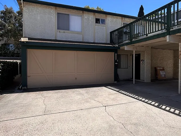 1920 Curtis Ave — Photo 3