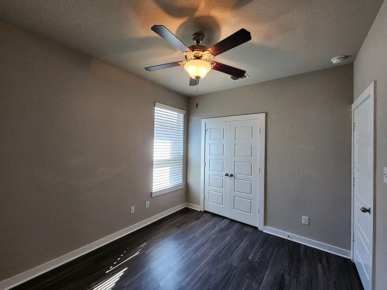 549 Creekside Frst — Photo 19