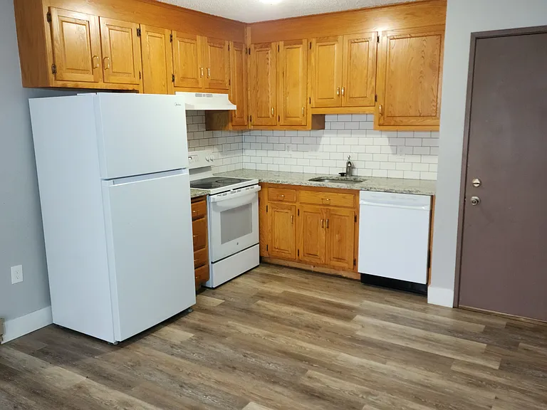 92 West Main Street Apartments — Photo 6