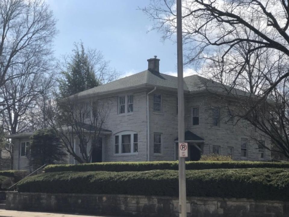 1st image of 924 E Atwater Ave