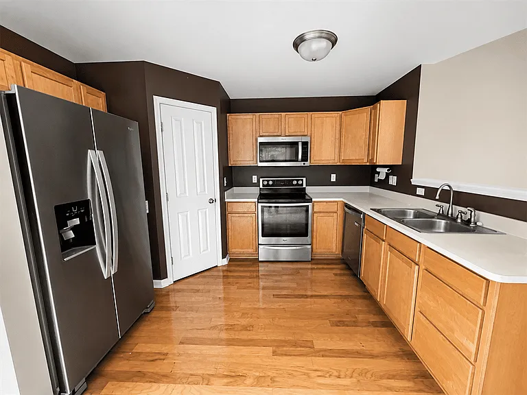 47599 Pembroke Dr — Photo 2