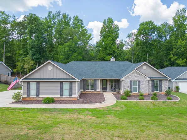 248 Poppyfield Farm Dr, Good Hope, GA 30641