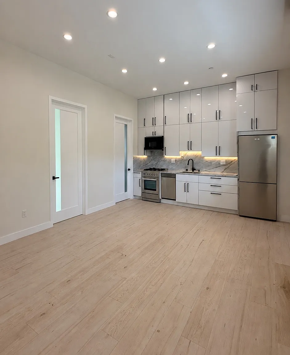 1 bed, 400 sqft, $2,200 — Photo 3