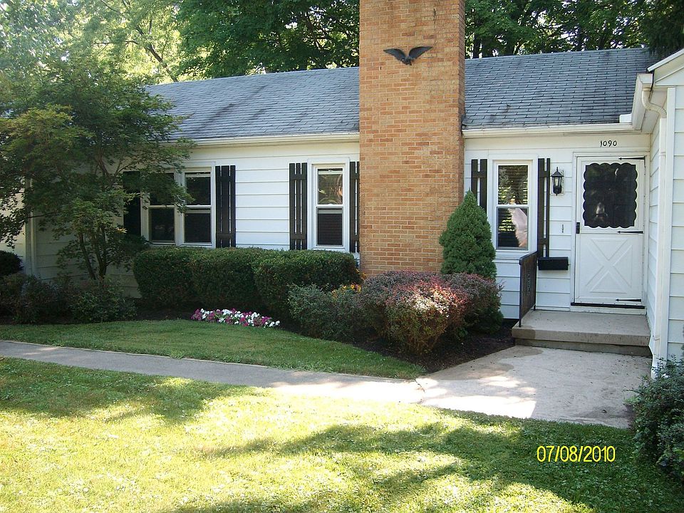 1st image of 1090 Forest Dr