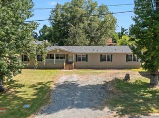 421 W Phiffer St, Carthage, TX 75633