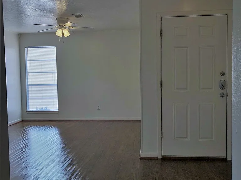 3601CH — Photo 2