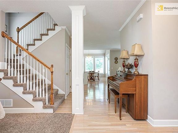 Lots of Windows with natural Light