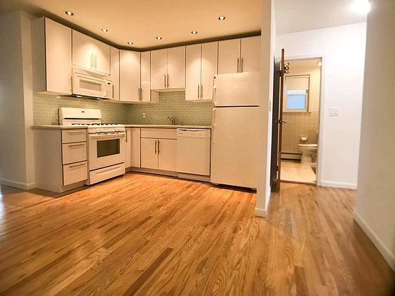 2nd image of 1410 Astoria Park S #1