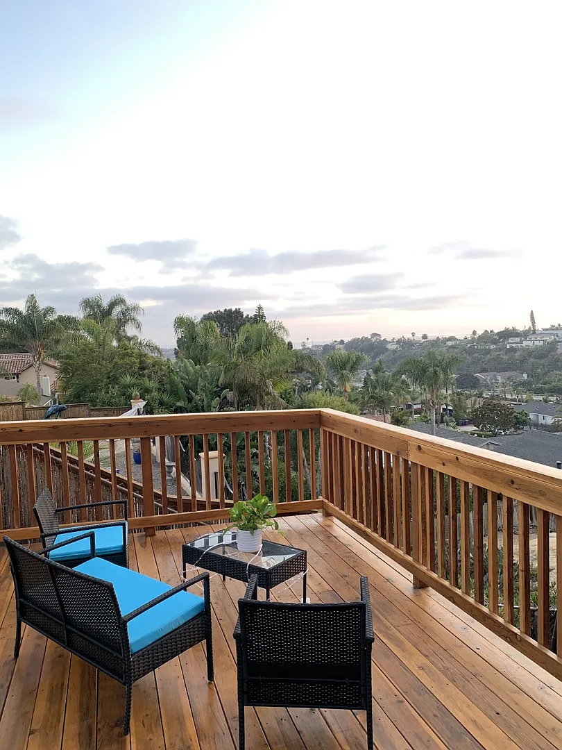 Charming Spacious Ocean View Home — Photo 1